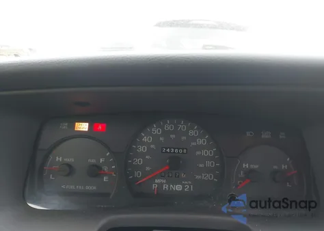 2005 Mercury Grand Marquis Ls/Lse from USA, damaged, VIN 2MEFM75W55X650289